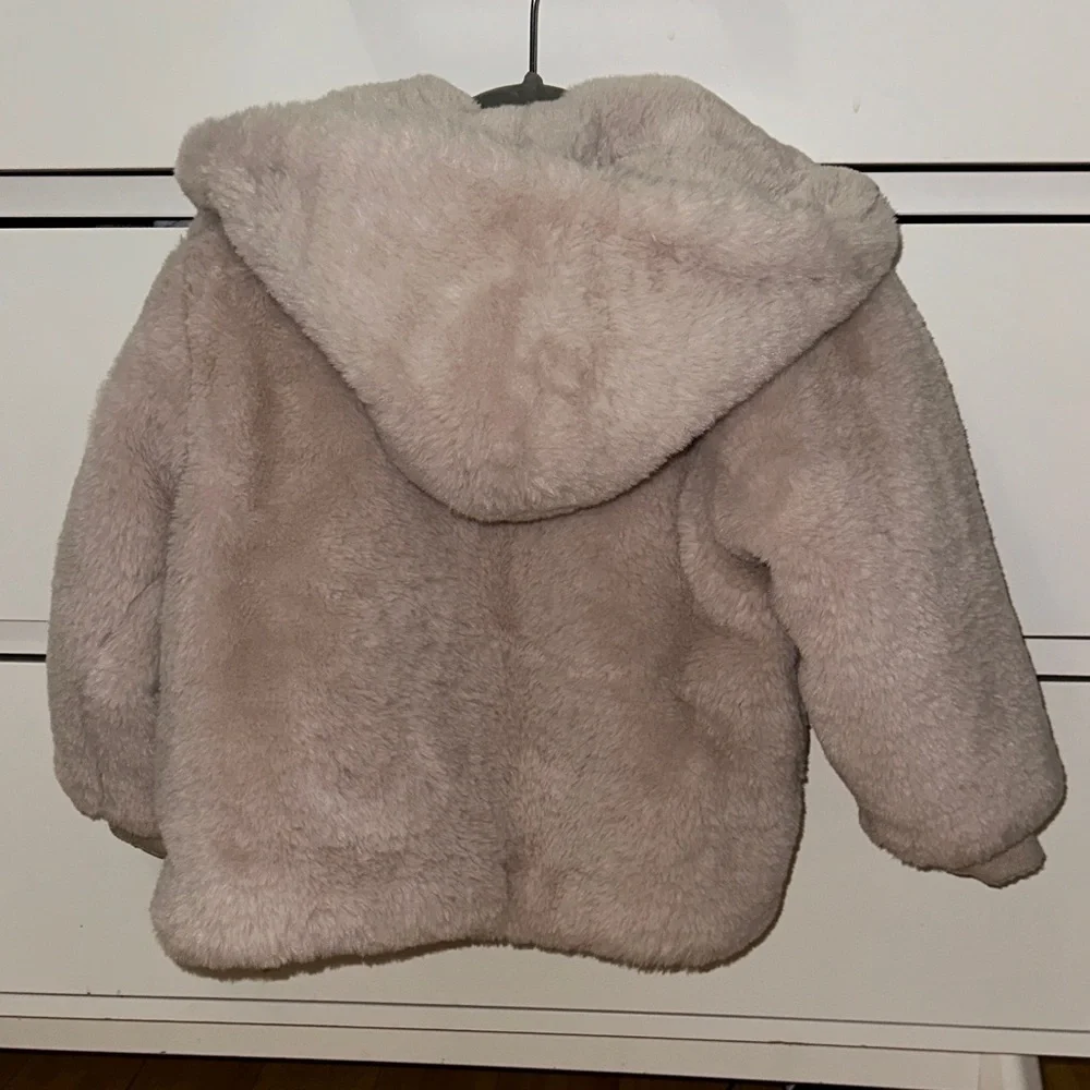 Zara Kids Beige Fleece Puffer Jacket - Picture 2 of 2